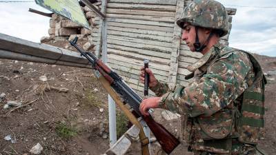 Минобороны Армении: войска Азербайджана отступают на юге Карабаха