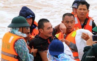 Вьетнам пострадал от наводнения. Фоторепортаж