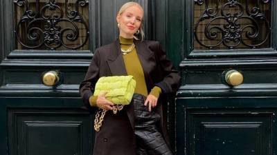 Insta-репортаж: как модницы носят яркие сумки этой осенью - skuke.net