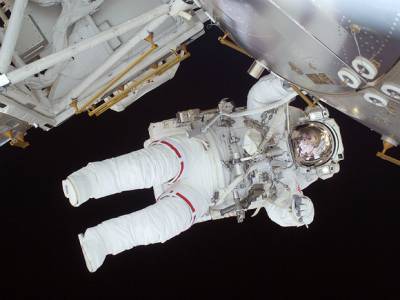 Роскосмос назвал размер трещины в модуле «Звезда» на МКС