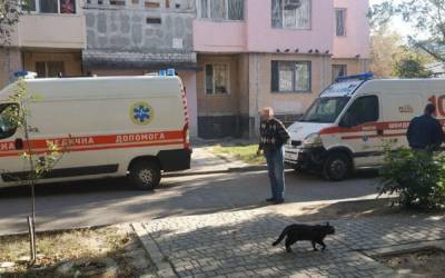 Угроза взрыва в одесской многоэтажке, съехались полиция и медики: кадры с места события