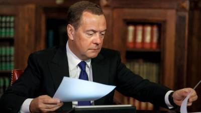 Медведев провел первое заседание по системе защиты от новых инфекций