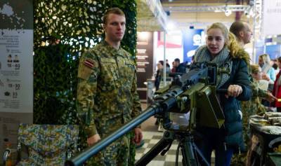 Примем всех: латвийская армия завлекает новобранцев