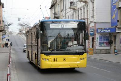 Тернополь после попадания в "красную" зону перевел общественный транспорт в спецрежим
