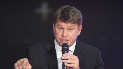 Губерниев хочет видеть спортсменов-депутатов в роли тренеров
