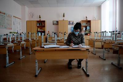 Директор российской школы пообещала «рвать» учителей за отсутствие масок