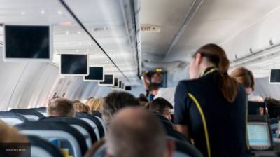 "Вы все умрете": пассажирка самолета с кашлем прокляла попутчиков