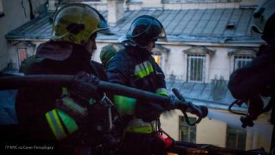 Спасатели нейтрализовали пожар на крыше кафе в Чите