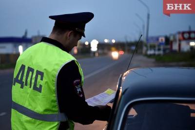 За выходные в Сыктывкаре задержали 16 «подозрительных» водителей