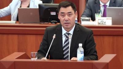Оппозиционер Жапаров принял полномочия президента Киргизии