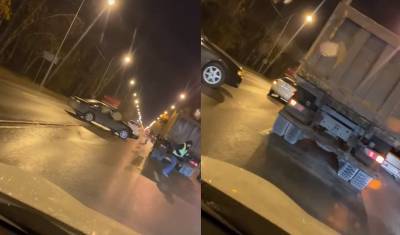 Большая пробка возникла из-за ДТП с тремя машинами на улице Дружбы в Тюмени