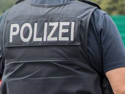 В Германии 71-летний мужчина применил против прохожих перцовый баллончик, чтобы они соблюдали социальную дистанцию