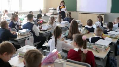 В Петербурге коронавирусом заразились более 300 учителей
