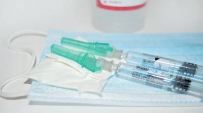 Вирусолог рассказал, на кого не подействует вакцина от COVID