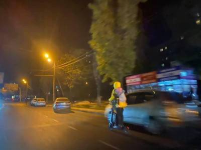 В Одессе мать с двумя детьми отличилась опасной ездой на оживленной дороге