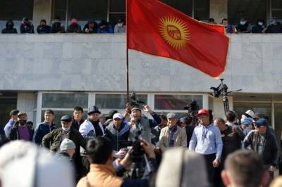 Сооронбай Жээнбеков - Садыр Жапаров - Генпрокурор Киргизии подал заявление об отставке - aif.ru - Киргизия