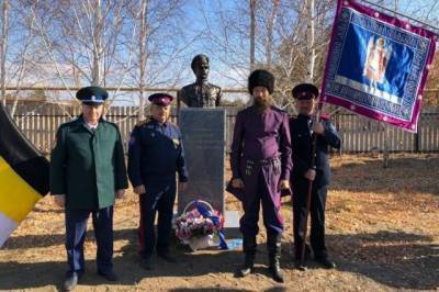 В Оренбуржье открыли памятник «победителю Чапаева»