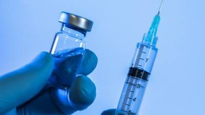 Кому не поможет вакцина от коронавируса? — отвечает вирусолог