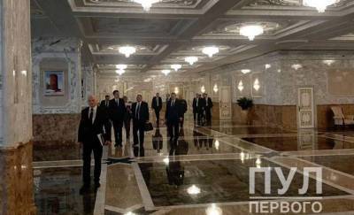 Лукашенко проводит совещание с топ-чиновниками по «самым горячим темам»