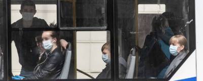 Медик предупредила об опасности ношения маски на подбородке в транспорте