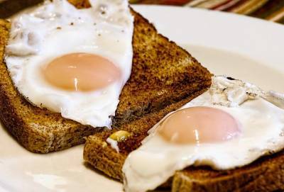 Американские ученые развеяли миф о вреде яиц для сосудов и сердца