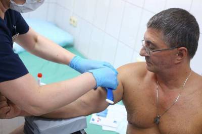 Доктор Мясников призвал россиян не паниковать из-за статистики по коронавирусу