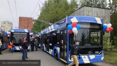 Петербург отмечает 84-летие "безрельсового трамвая"