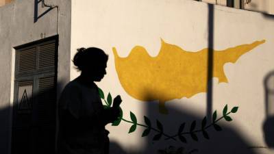 Правительство Кипра вводит комендантский час в двух провинциях