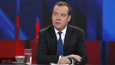 Медведев выступил перед участниками межпартийного форума ШОС +