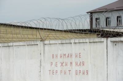 Двое заключенных сбежали из колонии-поселения в Иркутской области
