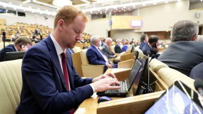 Госдума одобрила ужесточение требований к чиновникам и сотрудникам ФСБ