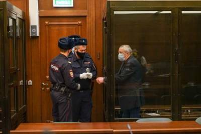 Михаил Ефремов отказался от услуг одного из своих адвокатов