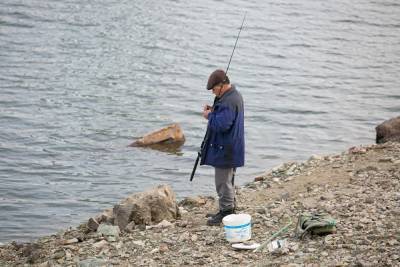 Под Мурманском полицейские уговорили рыбака выловить лосося и завели дело о браконьерстве