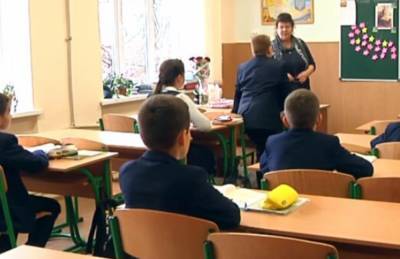 "Будут шмонать по карманах": в Раде придумали новый запрет для украинских школьников