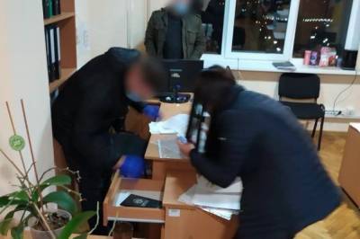 Взятка за снятие ареста с недвижимости: В Киеве задержали прокурора и старшего инспектора полиции
