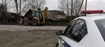 Утром в Петрозаводске пьяный водитель работал на тракторе
