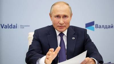 «Другого пути не было, кроме как сражаться за каждого человека»: Путин рассказал о борьбе с COVID-19 в России