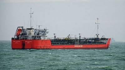"Борьба за живучесть" в Азовском море: танкер накренился после взрыва