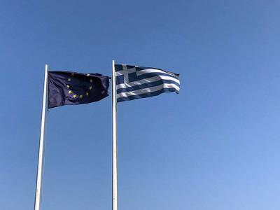 В Греции вводят комендантский час из-за распространения COVID-19