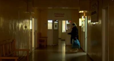 Заболевшую медсестру на Украине выдворили из больницы, где она работала – женщина умерла
