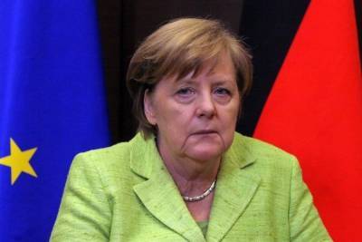 Меркель предрекла Германии тяжелые месяцы из-за коронавируса