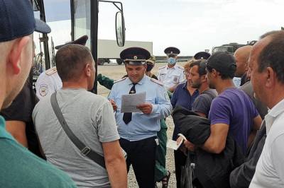 Более 200 граждан Азербайджана, ожидавших возможности вернуться домой в Дагестане, отправились на родину