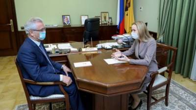 Львова-Белова попросила губернатора рассказать о соцразвитии всей стране