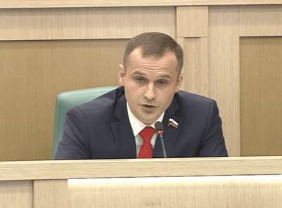 Сенатор Сергей Леонов выступил в Совете Федерации в защиту опекунов