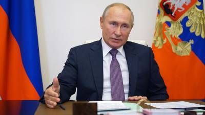 Путин призвал губернаторов вводить ограничения аккуратно