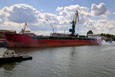 Раскрыто состояние спасенных с танкера после взрыва российских моряков