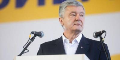 «Сломался и назначил». Порошенко отреагировал на решение Зеленского провести парад в честь 30-летия Независимости Украины