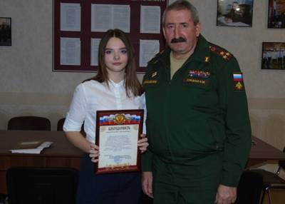 Российская школьница смогла заманить в военкомат 30 призывников