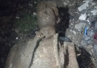 На берегу Оки в Лесопарке археологи нашли статуи сталинской эпохи