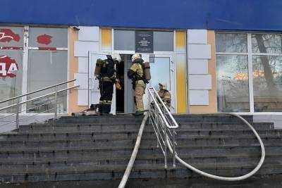 В Екатеринбурге из общежития Горного университета эвакуировали 300 человек